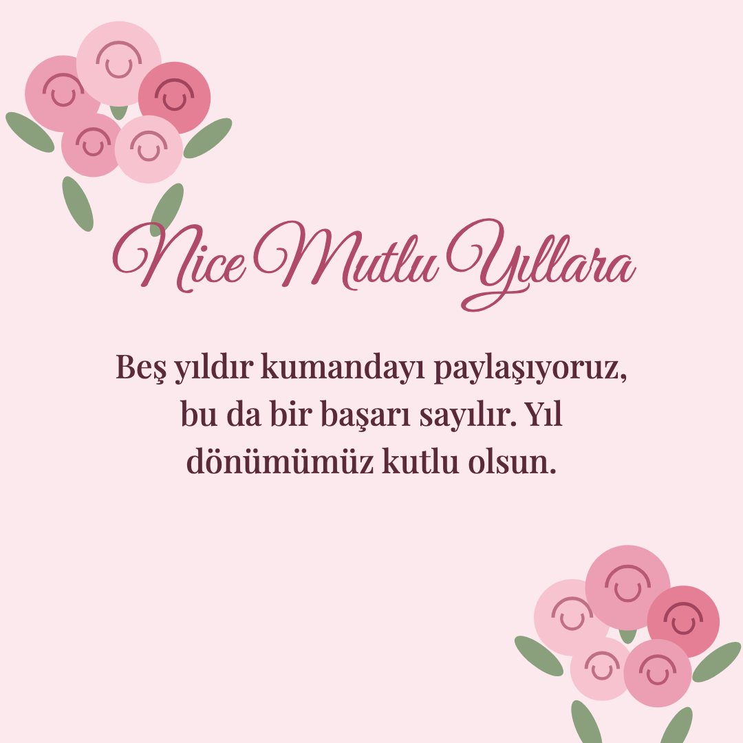 Nice Mutlu Yıllara resimli kart: Beş yıldır kumandayı paylaşıyoruz, bu da bir başarı sayılır. Yıl dönümümüz kutlu olsun.
